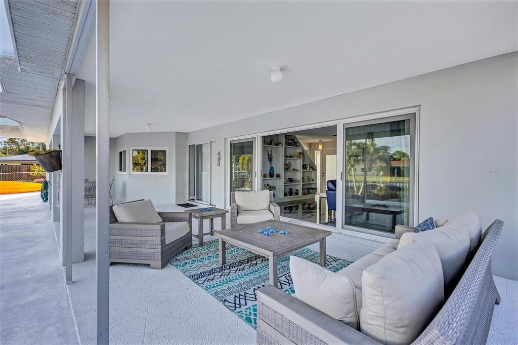 St Petersburg, Florida, 33705, United States, 4 Bedrooms Bedrooms, ,3 BathroomsBathrooms,Residential,For Sale,1991648