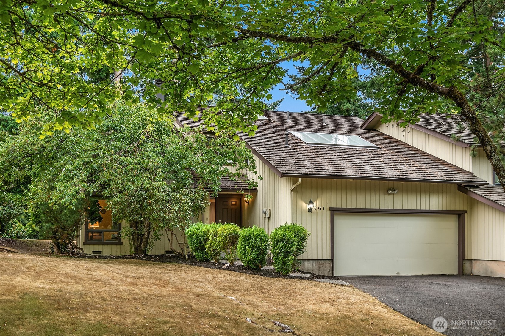 Redmond, Washington, 98052, United States, 4 Bedrooms Bedrooms, ,3 BathroomsBathrooms,Residential,For Sale,1911973