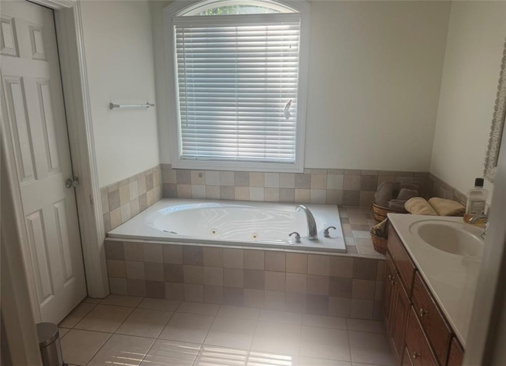 Covington, Georgia, 30014, United States, 4 Bedrooms Bedrooms, ,3 BathroomsBathrooms,Residential,For Sale,1924812