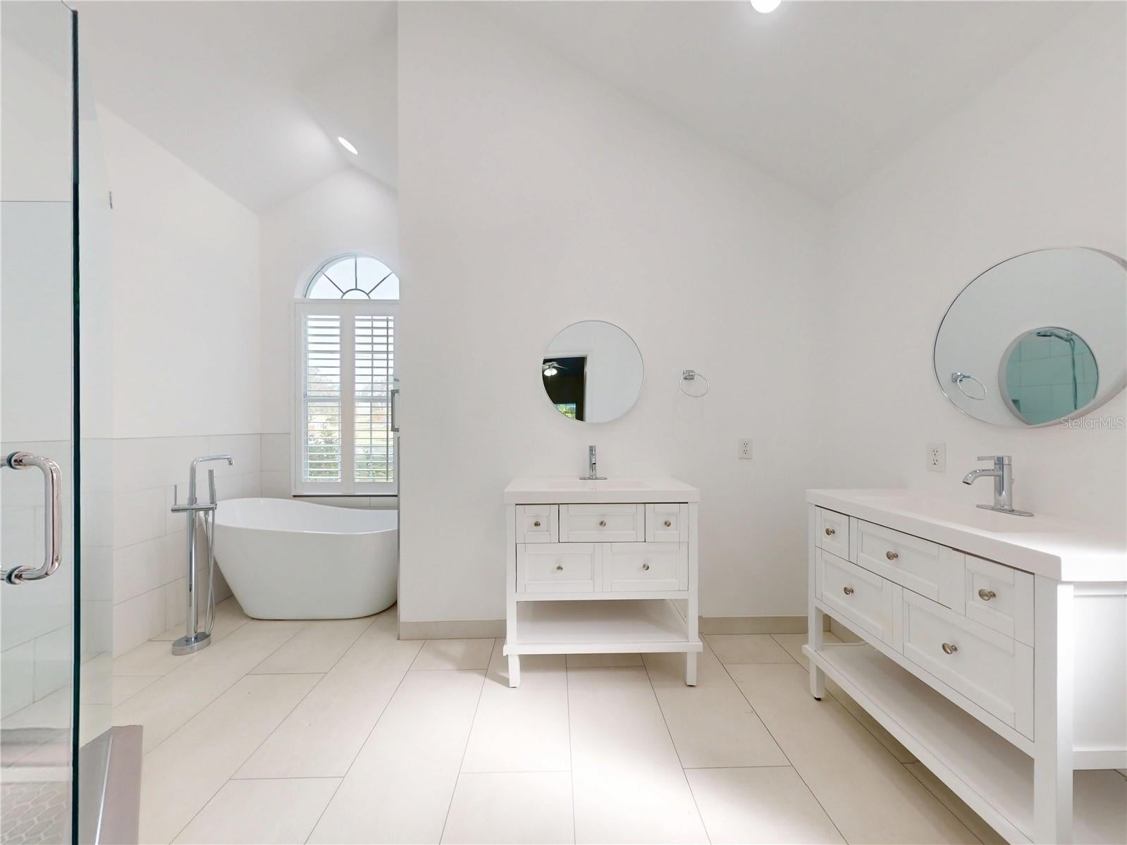 OCALA, Florida, 34482, United States, 4 Bedrooms Bedrooms, ,2 BathroomsBathrooms,Residential,For Sale,1991110