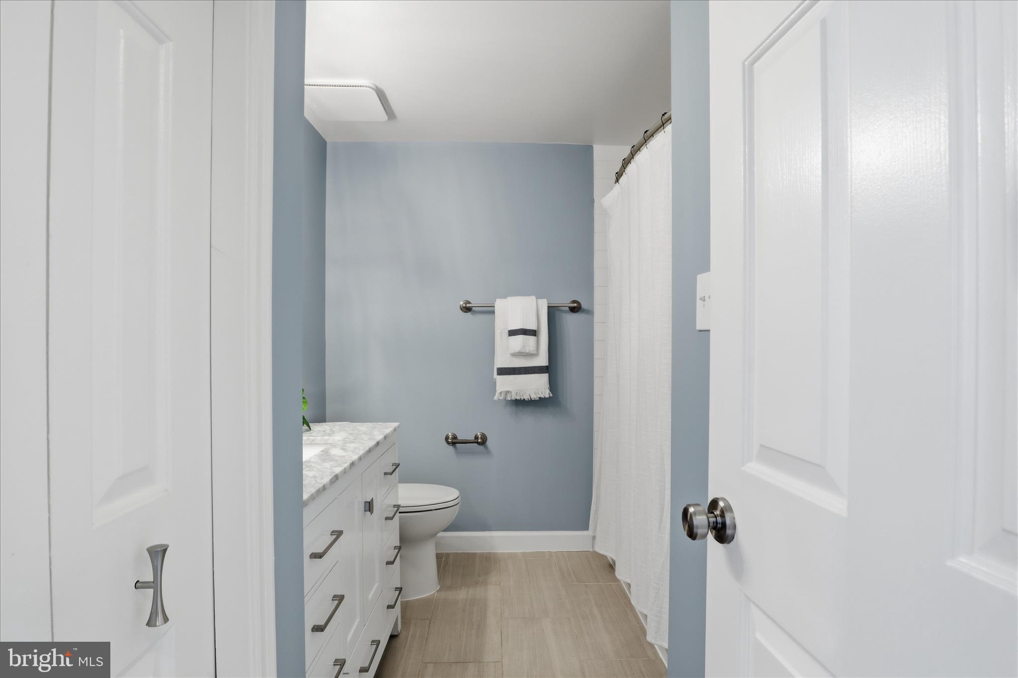 Reston, Virginia, 20194, United States, 2 Bedrooms Bedrooms, ,4 BathroomsBathrooms,Residential,For Sale,2015331