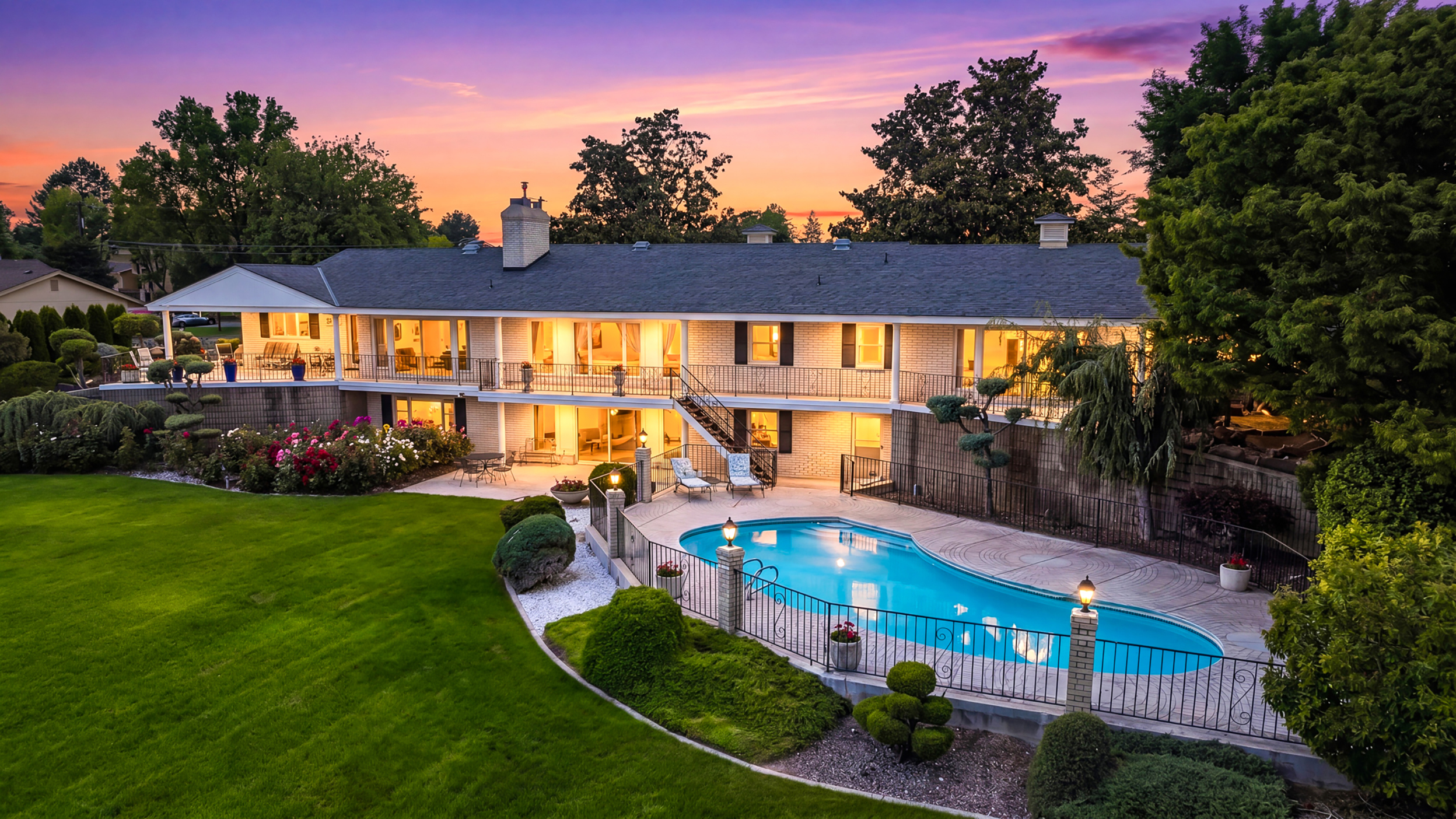  Prime Columbia River Frontage, Pool, large lot - 物件實景