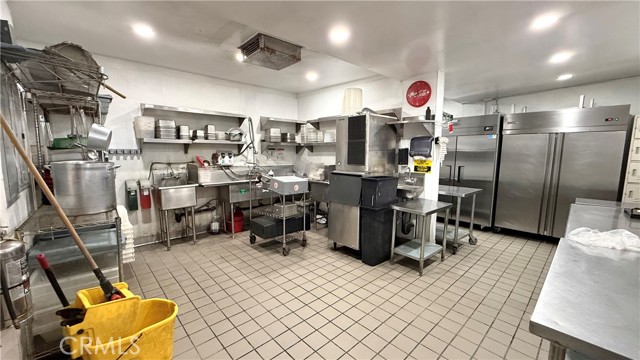 South Gate, California, 90280, United States, ,Residential,For Sale,1985741