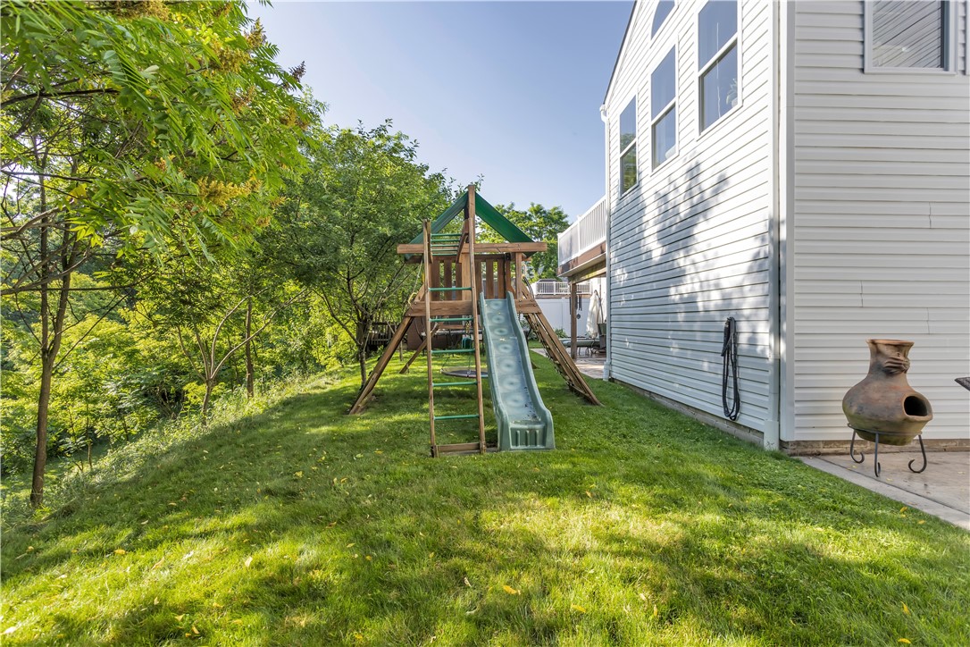 Brighton Twp, Pennsylvania, 15009, United States, 5 Bedrooms Bedrooms, ,4 BathroomsBathrooms,Residential,For Sale,1866619