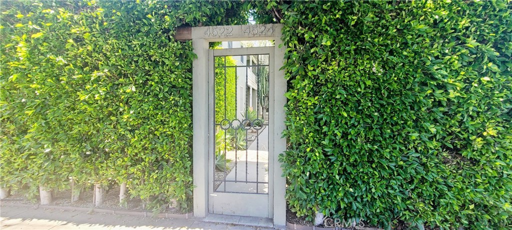 Los Angeles, California, 90019, United States, ,Residential,For Sale,1905705