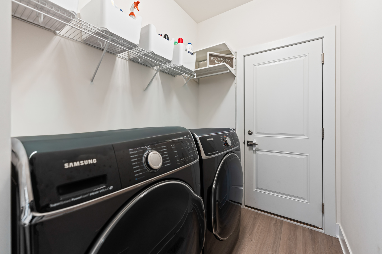 Elgin, Illinois, 60124, United States, 4 Bedrooms Bedrooms, ,3 BathroomsBathrooms,Residential,For Sale,1941075