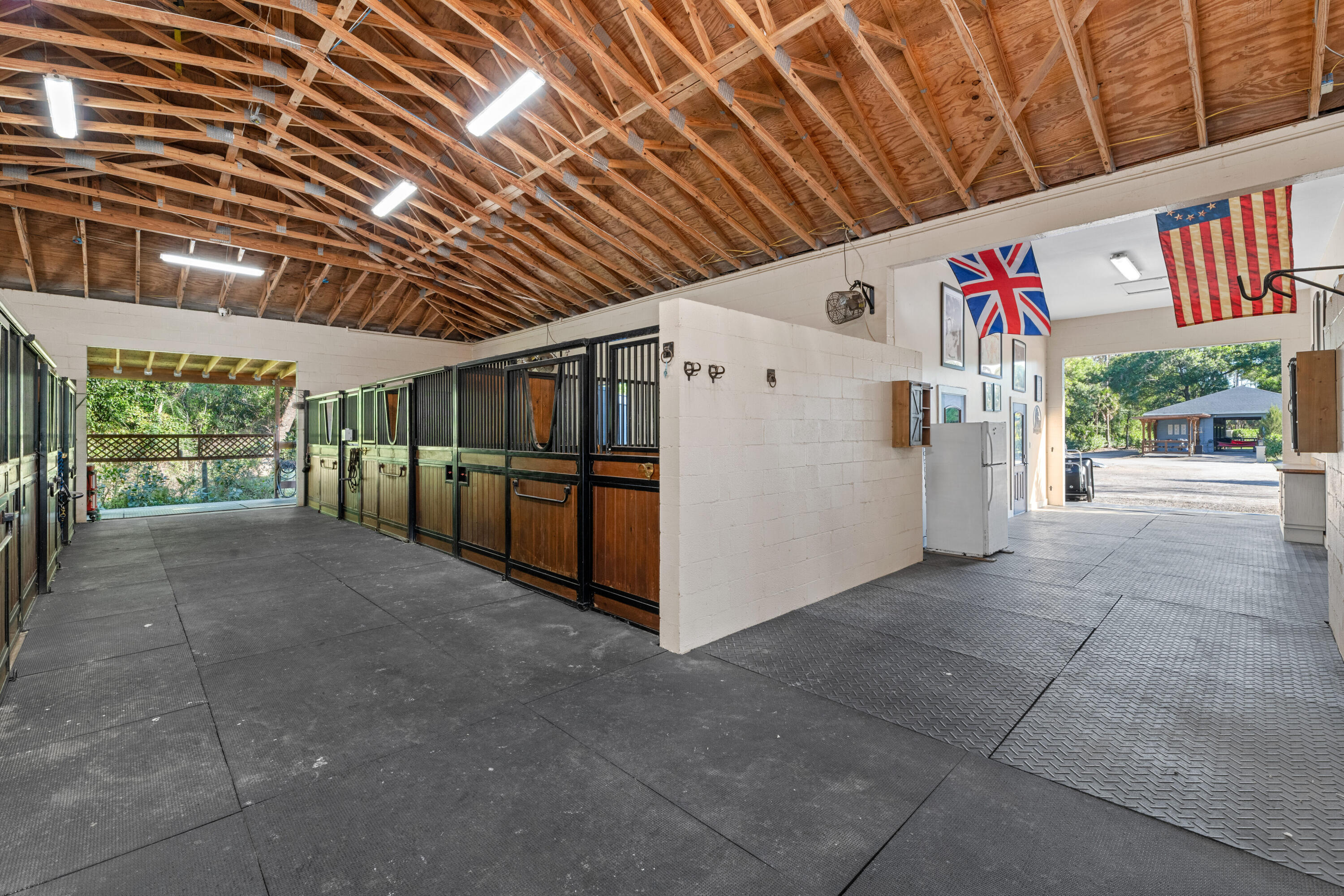  15161 Collecting Canal Road - 物件實景