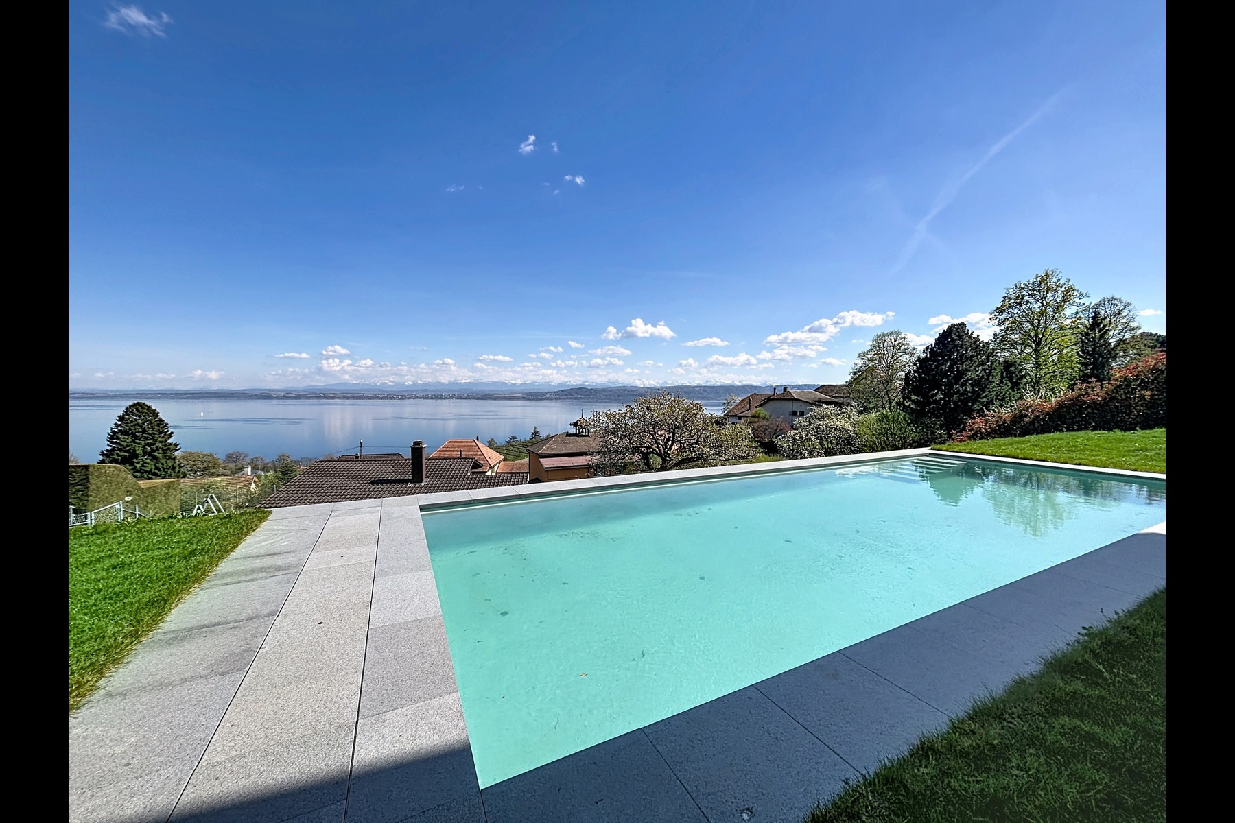  Nestled between the lake and the mountains, a magnificent, one-of-a-kind villa - 物件實景