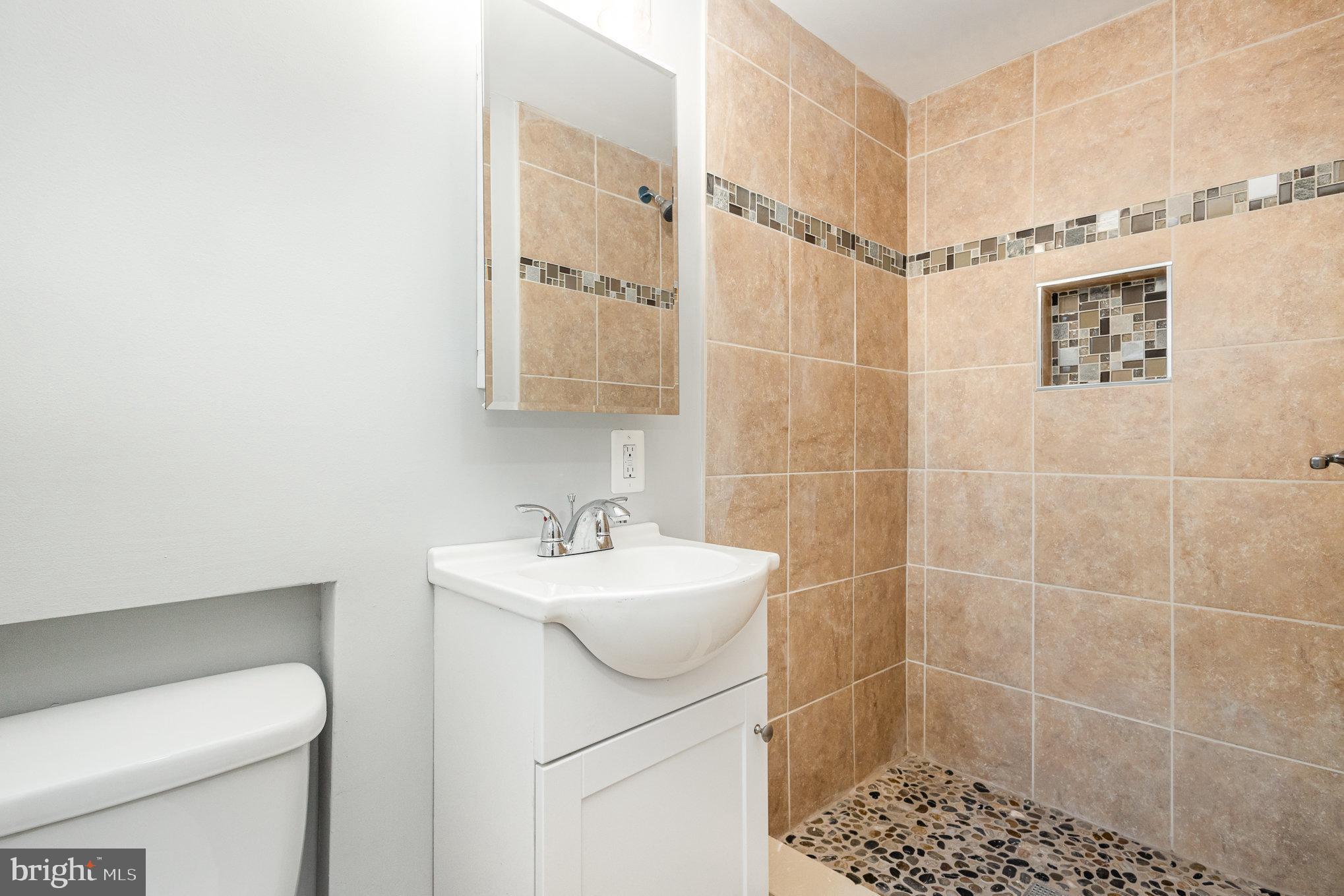 Washington, District of Columbia, 20011, United States, 3 Bedrooms Bedrooms, ,2 BathroomsBathrooms,Residential,For Sale,1999307