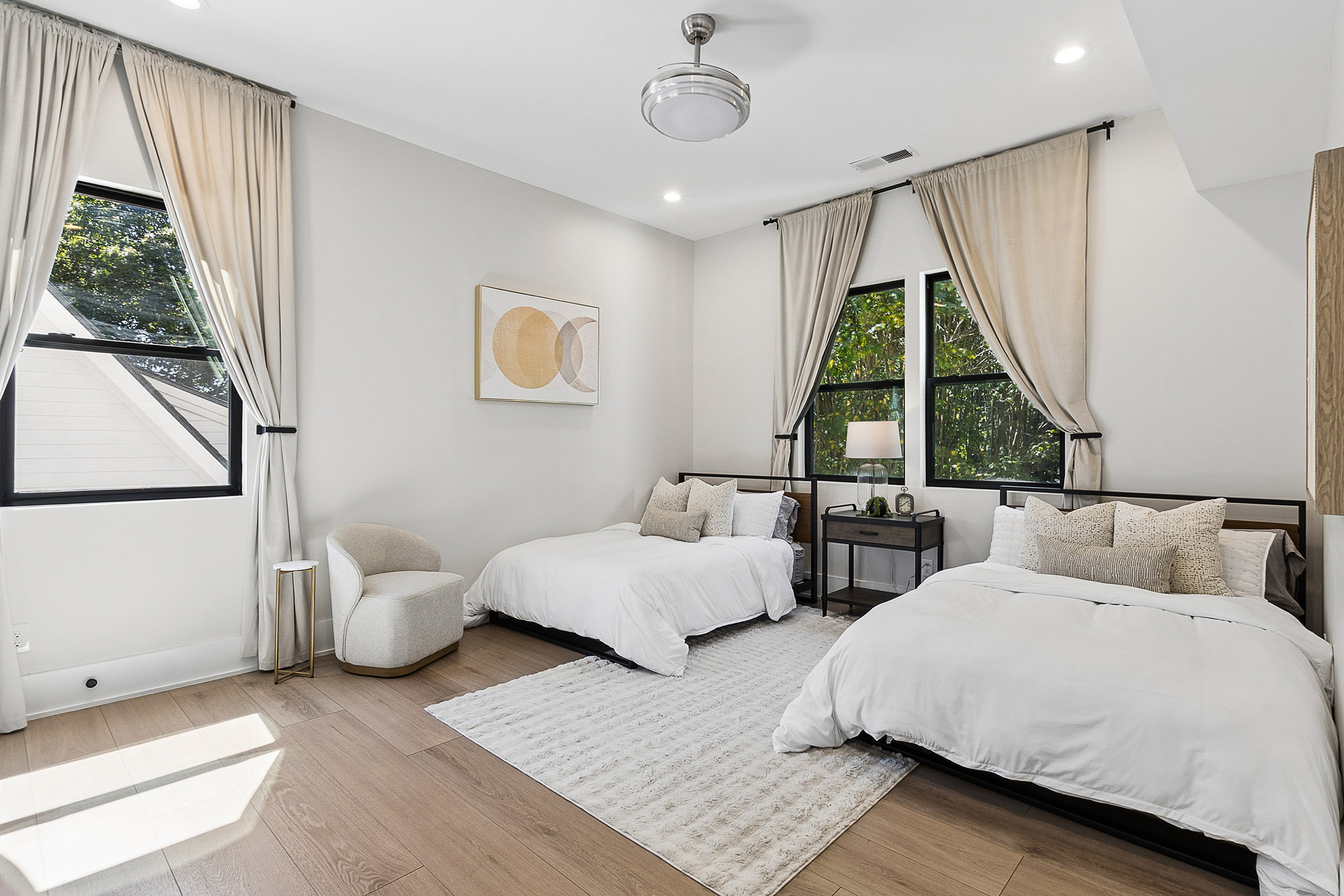  Sophisticated Modern Home in Sought-after Loring Heights - 物件實景