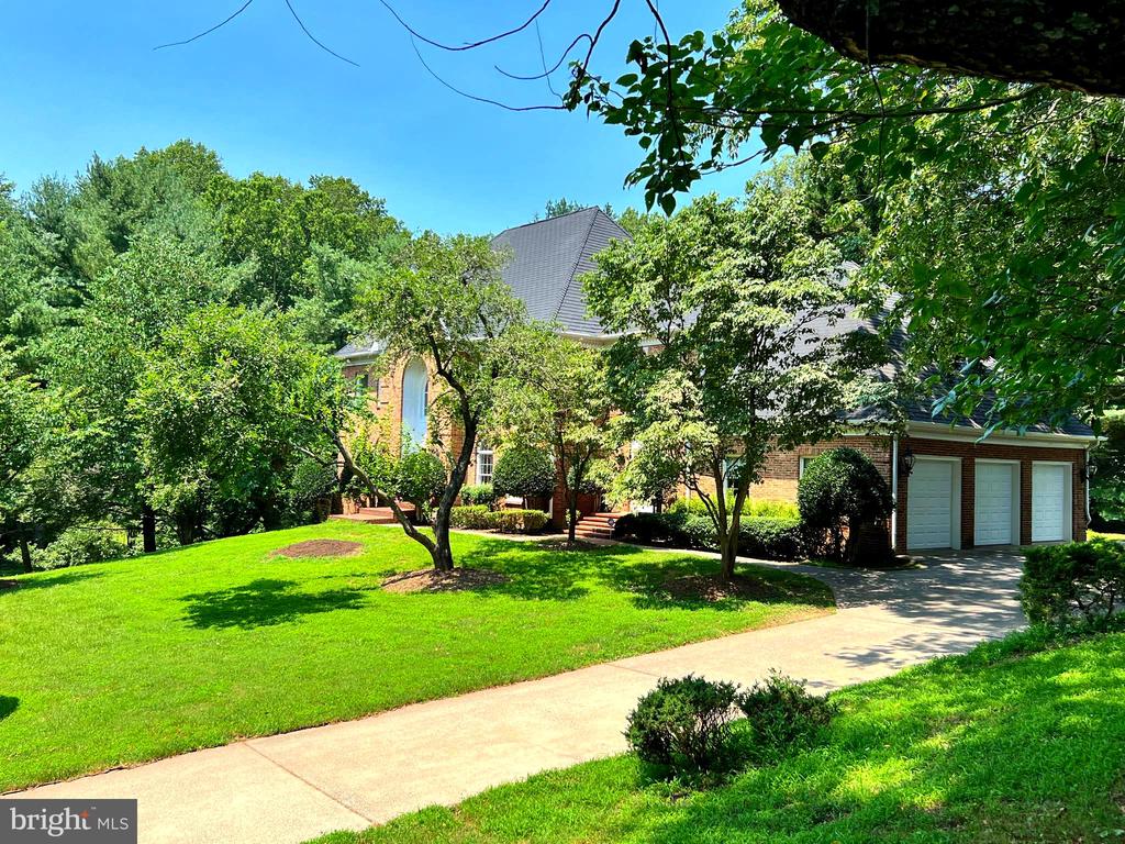 Great Falls, Virginia, 22066, United States, 5 Bedrooms Bedrooms, ,5 BathroomsBathrooms,Residential,For Sale,1900616