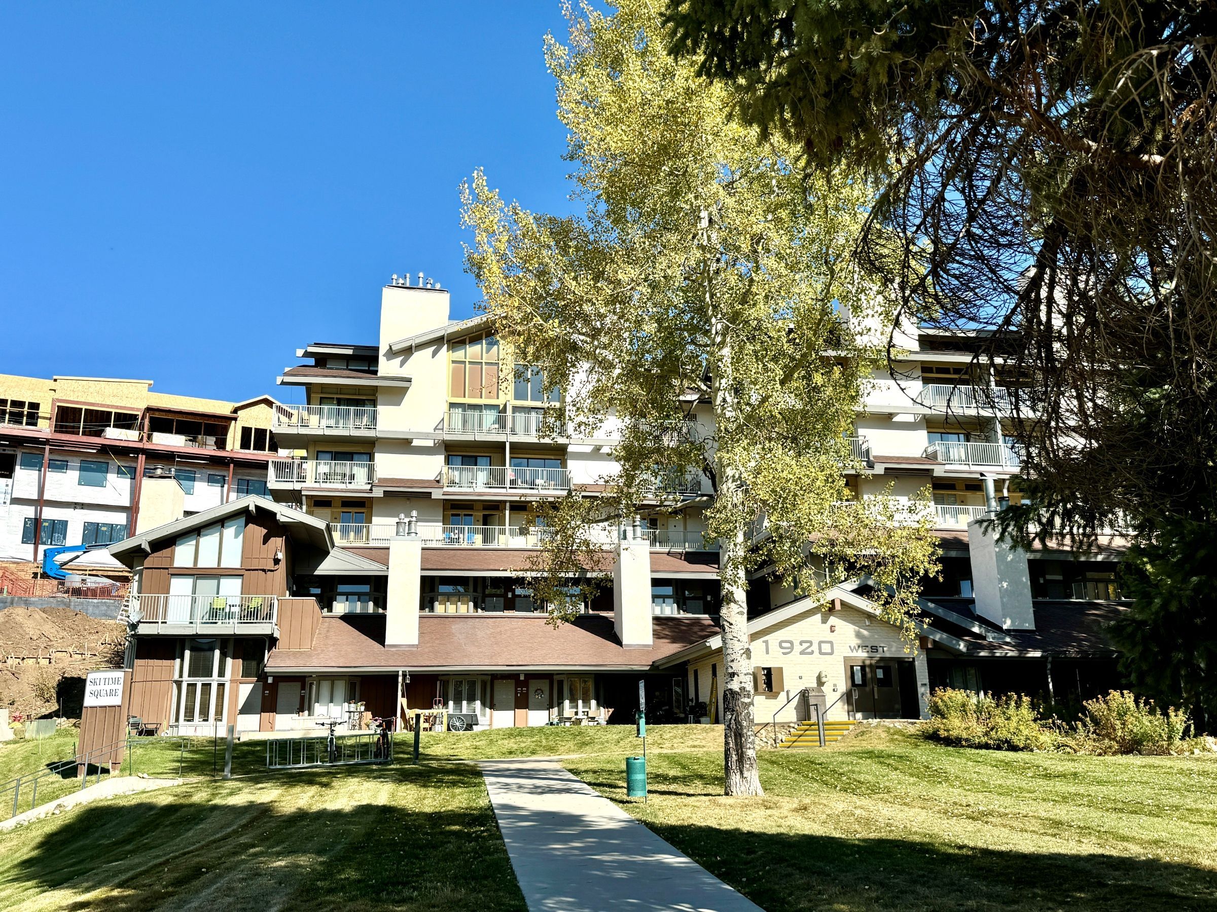  Panoramic Views, Prime Location, Chic Condominium - 物件實景