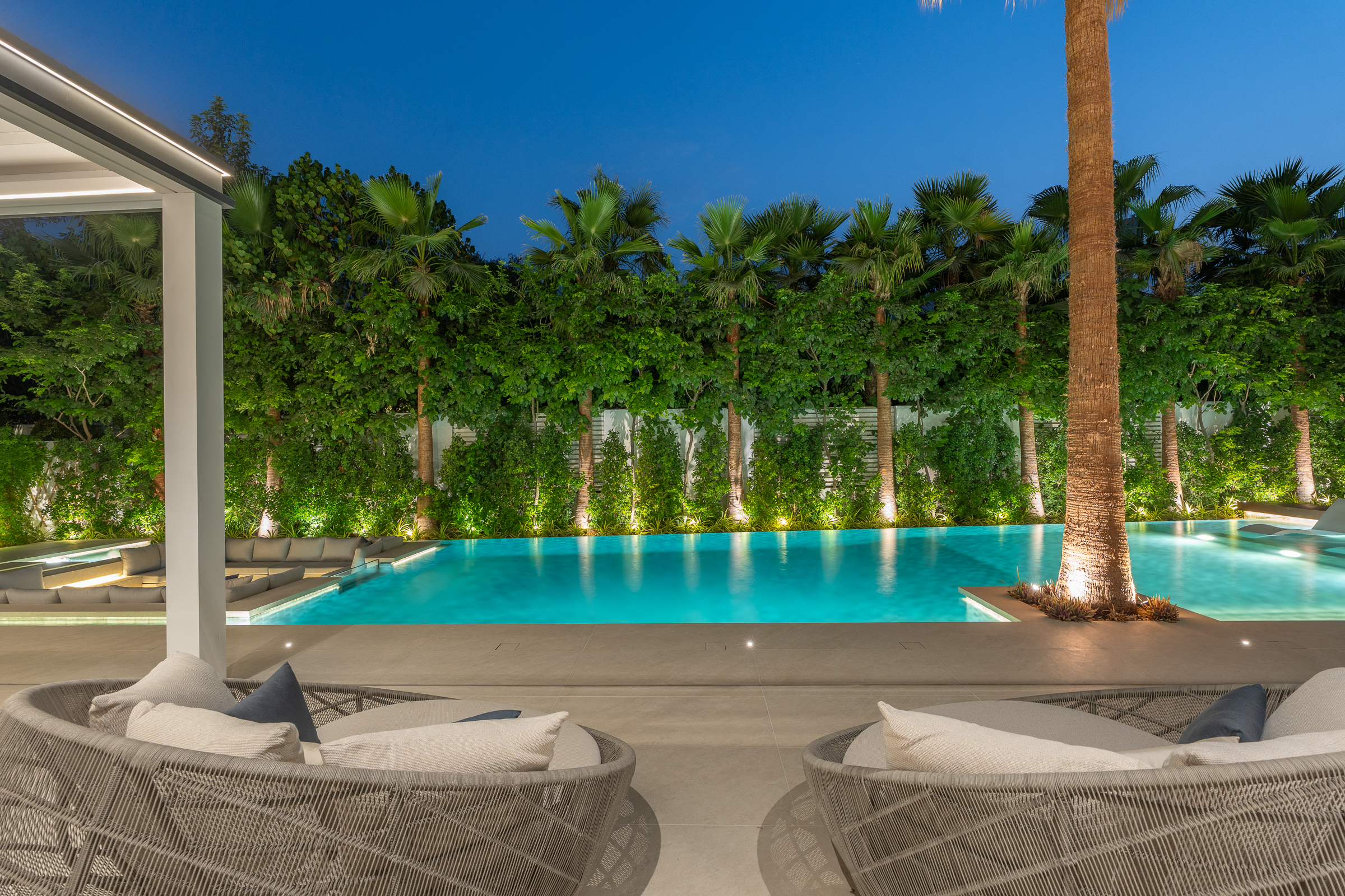  Outstanding Ready-to-Move Villa in Al Barari - 物件實景