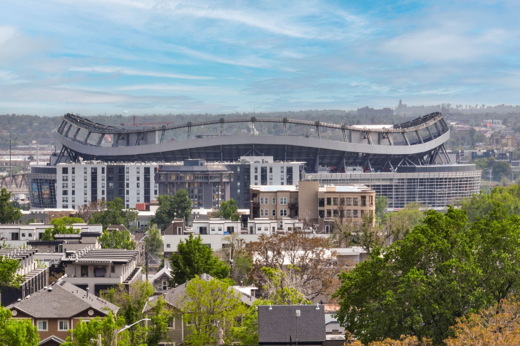  Welcome to this Rare and Stunning Three-Bedroom Penthouse - 物件實景