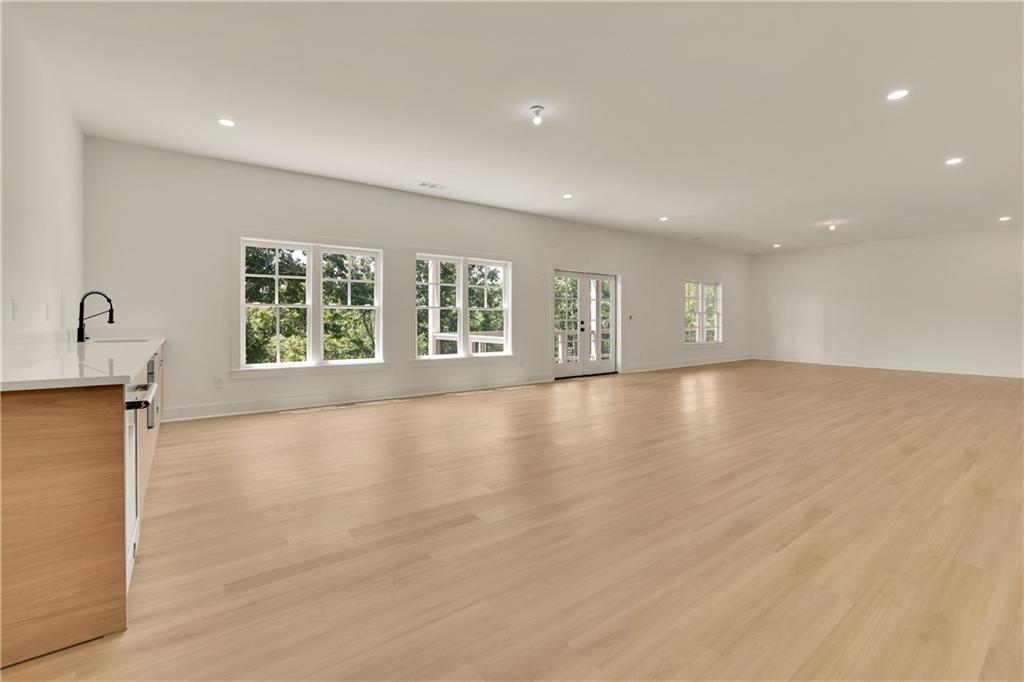 Suwanee, Georgia, 30024, United States, 6 Bedrooms Bedrooms, ,7 BathroomsBathrooms,Residential,For Sale,1795311