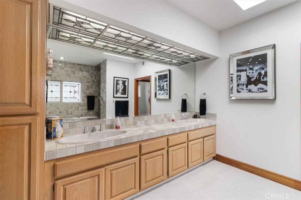 Huntington Beach, California, 92649, United States, 5 Bedrooms Bedrooms, ,5 BathroomsBathrooms,Residential,For Sale,1926565