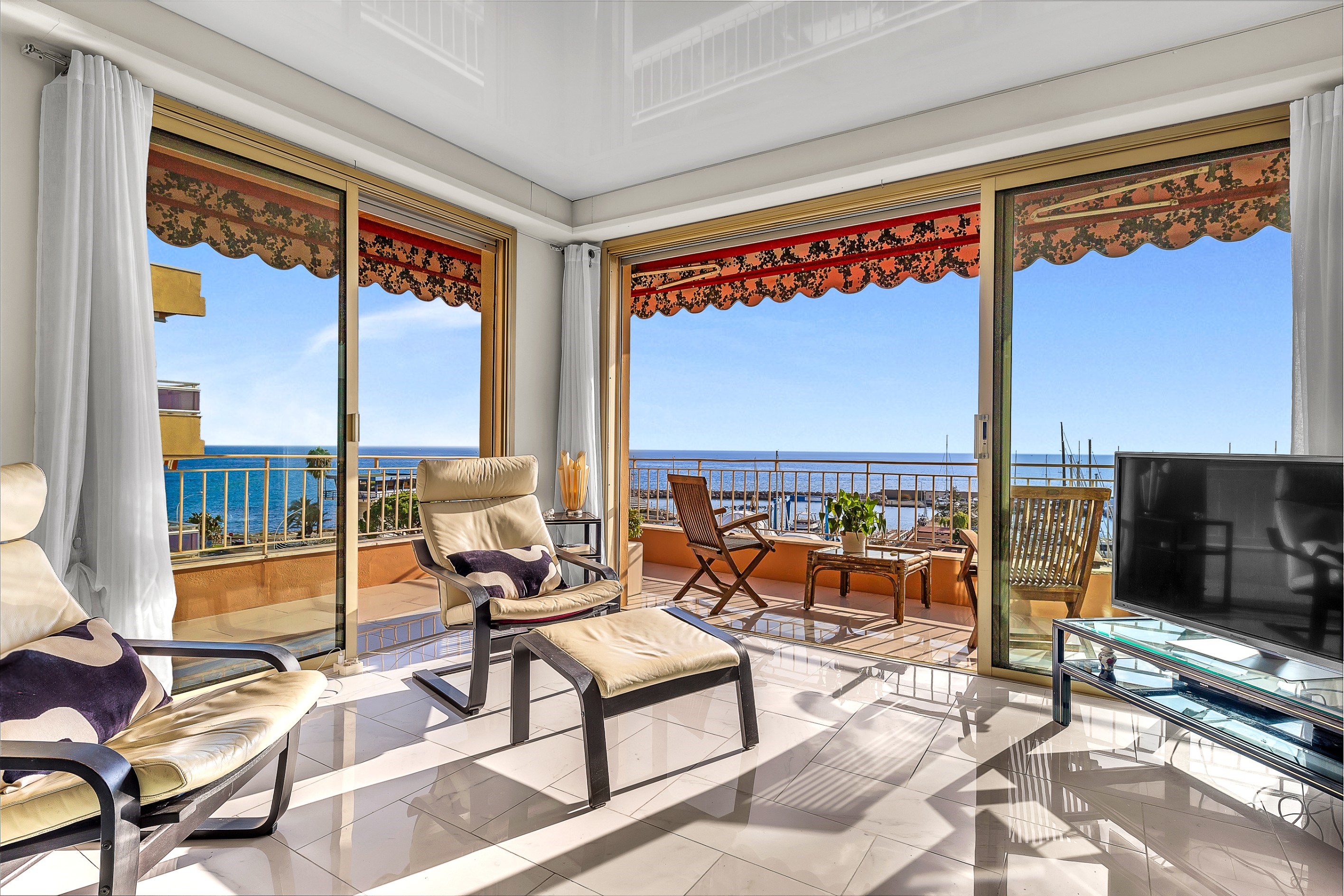  Seafront 2-bed apartment + Garage in Menton Garavan and panoramic sea view - 物件實景