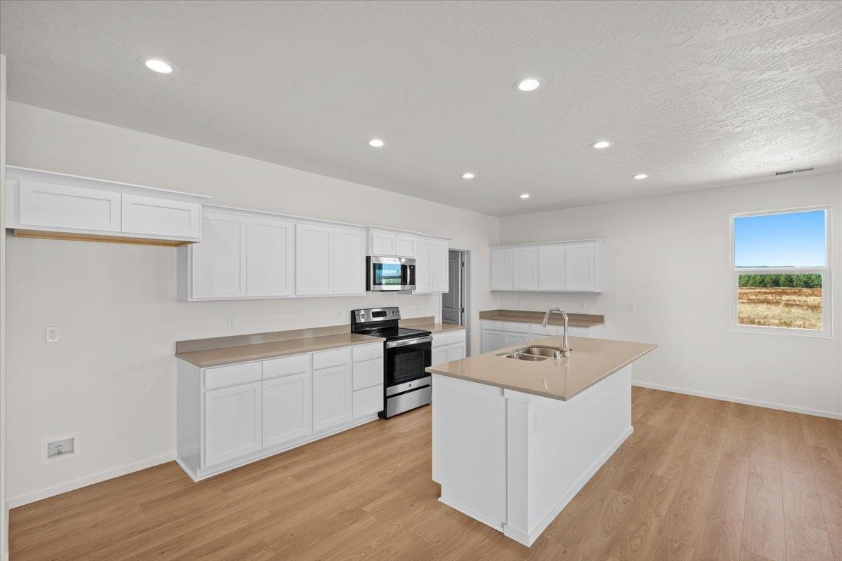 Deer Park, Washington, 99006, United States, 3 Bedrooms Bedrooms, ,2 BathroomsBathrooms,Residential,For Sale,1877408