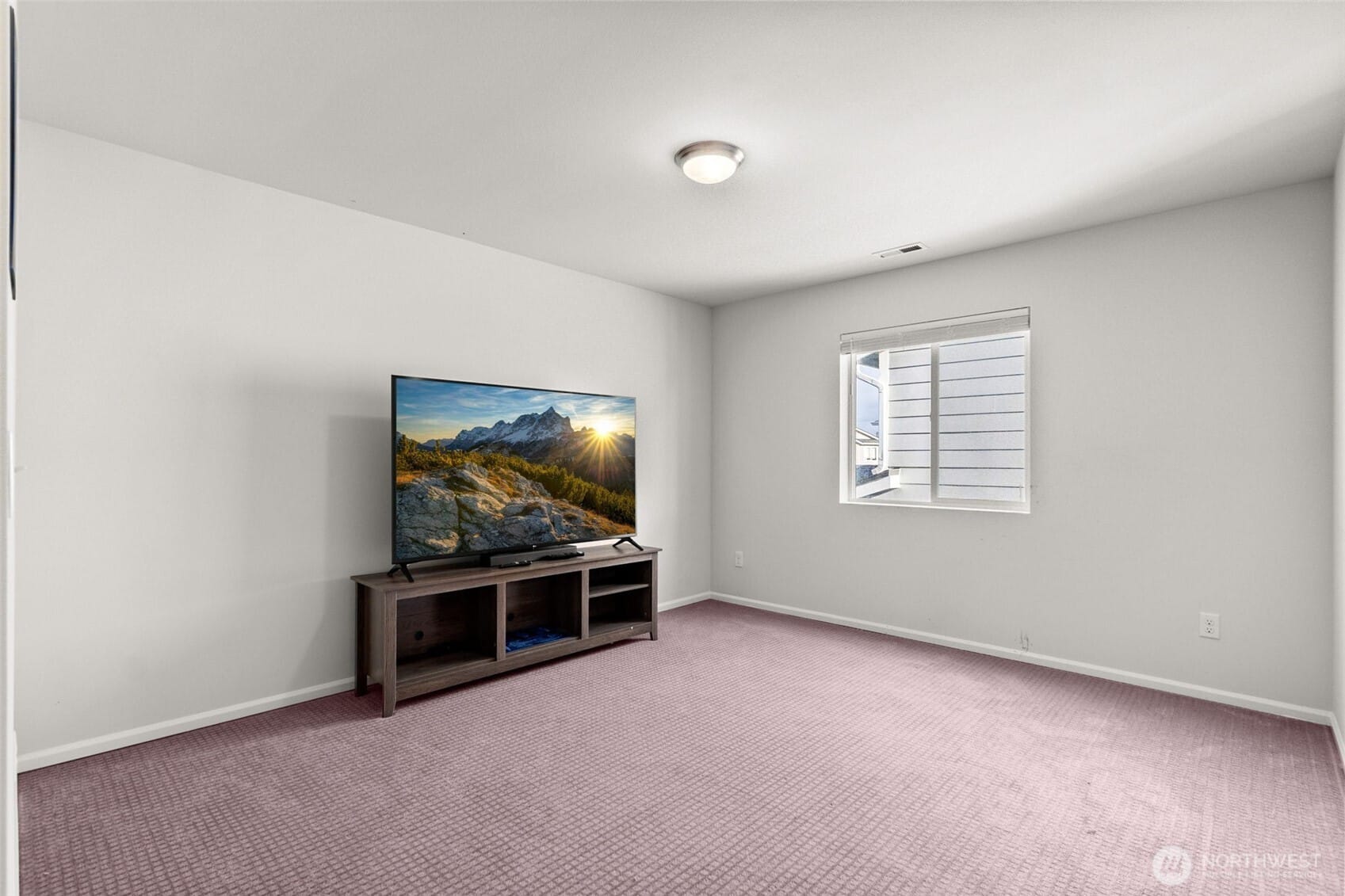 Olympia, Washington, 98501, United States, 4 Bedrooms Bedrooms, ,3 BathroomsBathrooms,Residential,For Sale,1997535