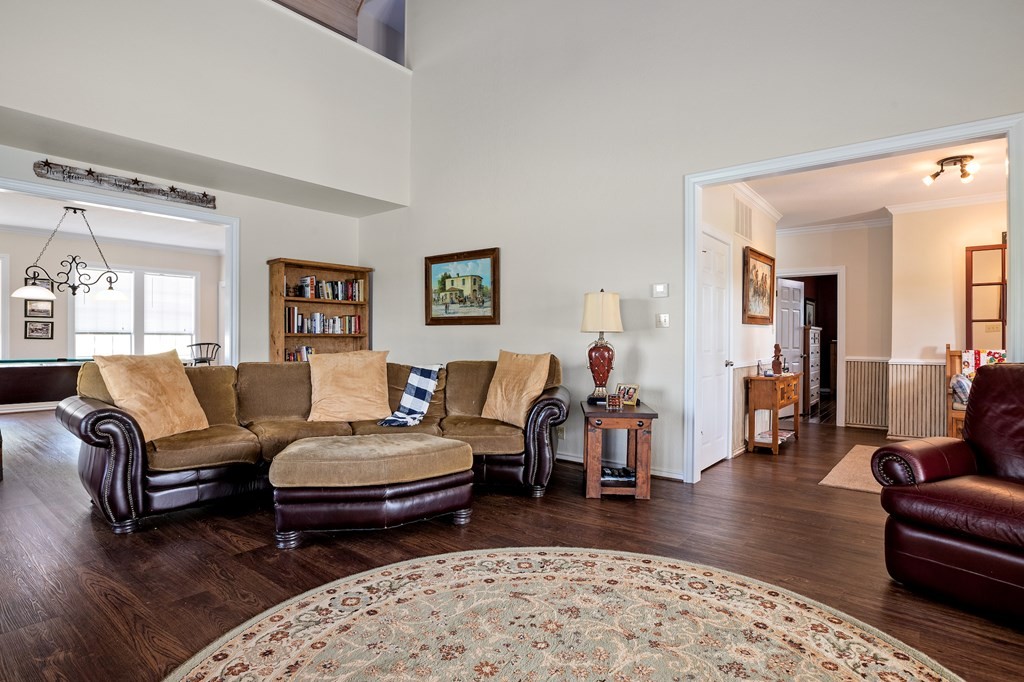405 405 Frederick Rd, Fredericksburg, Texas, 78624, United States, 5 Bedrooms Bedrooms, ,5 BathroomsBathrooms,Residential,For Sale,405 405 Frederick Rd,1413377