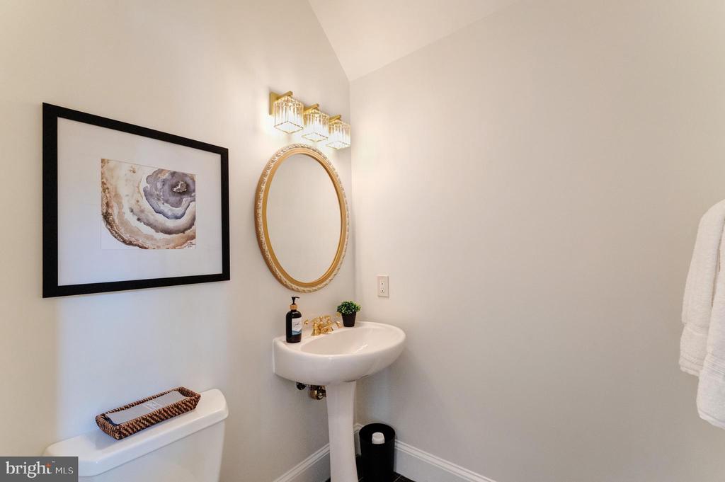 Great Falls, Virginia, 22066, United States, 5 Bedrooms Bedrooms, ,5 BathroomsBathrooms,Residential,For Sale,1900616