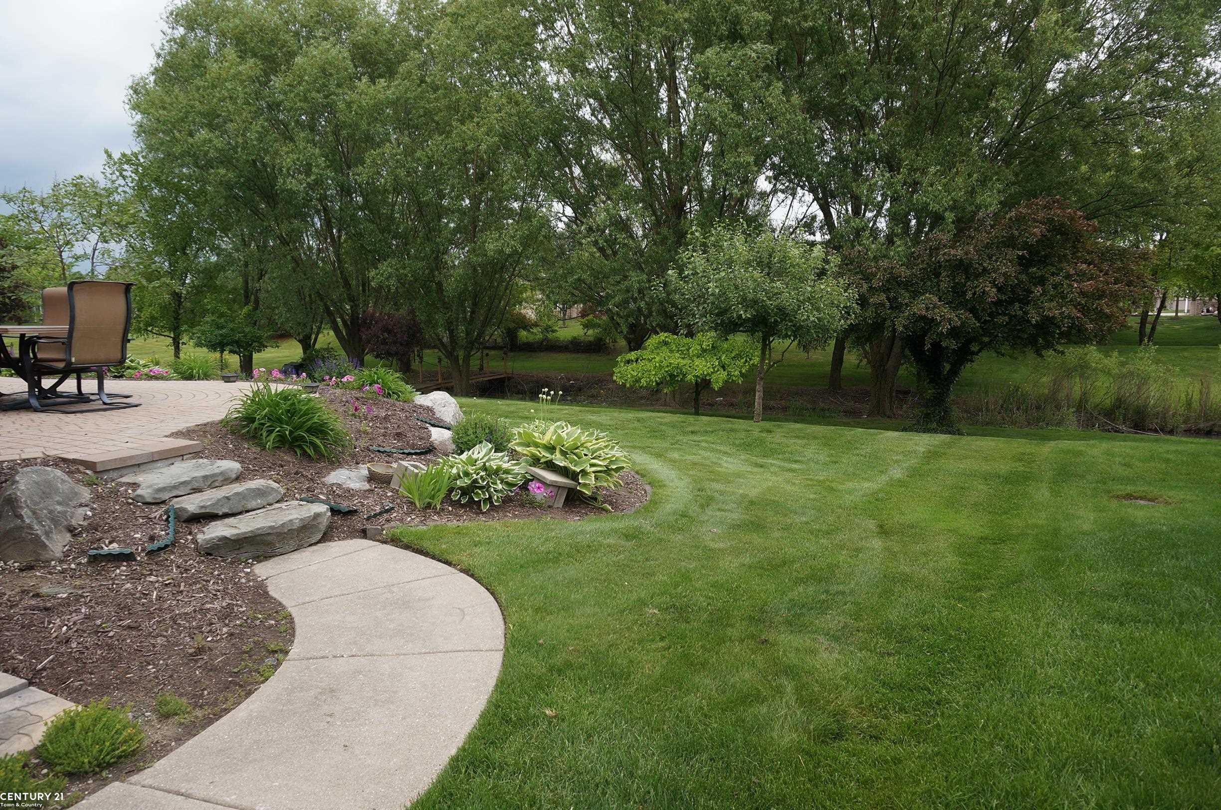 Macomb Twp, Michigan, 48044, United States, 4 Bedrooms Bedrooms, ,4 BathroomsBathrooms,Residential,For Sale,1894299