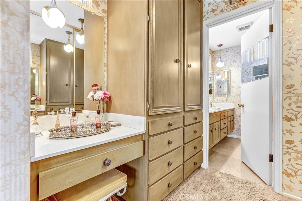 Tarzana, California, 91356, United States, 3 Bedrooms Bedrooms, ,3 BathroomsBathrooms,Residential,For Sale,1986102