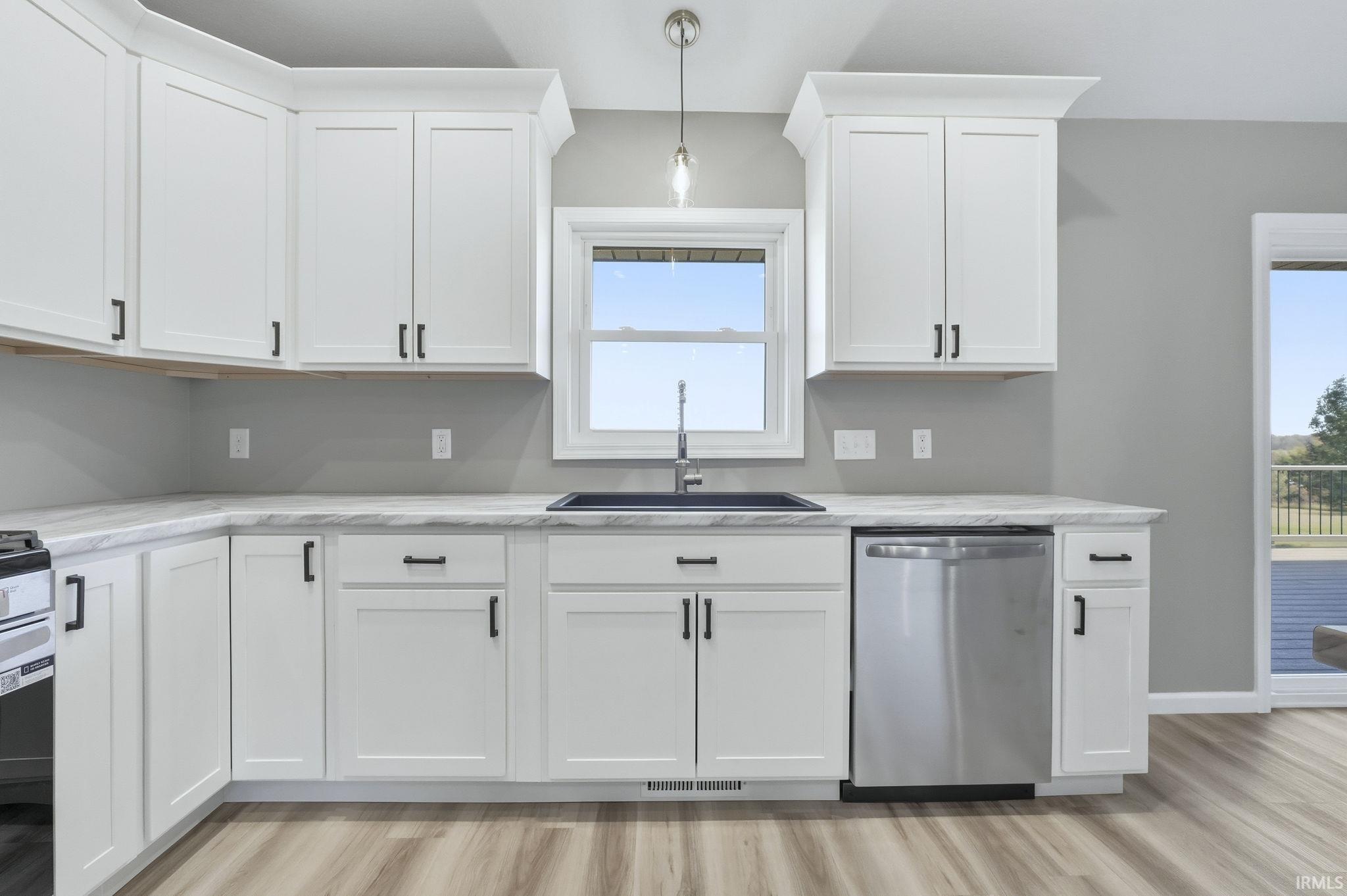 Churubusco, Indiana, 46723, United States, 3 Bedrooms Bedrooms, ,3 BathroomsBathrooms,Residential,For Sale,1987085