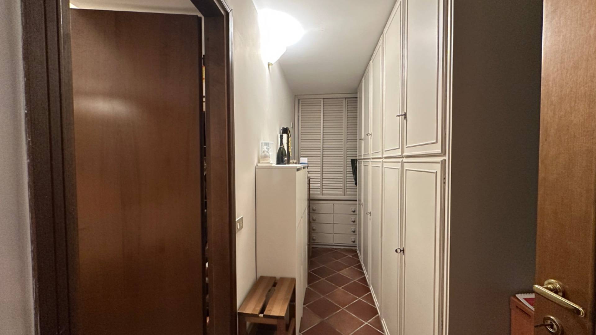 Roma, Roma, 00100, IT, 4 Bedrooms Bedrooms, ,3 BathroomsBathrooms,Residential,For Sale,1746322