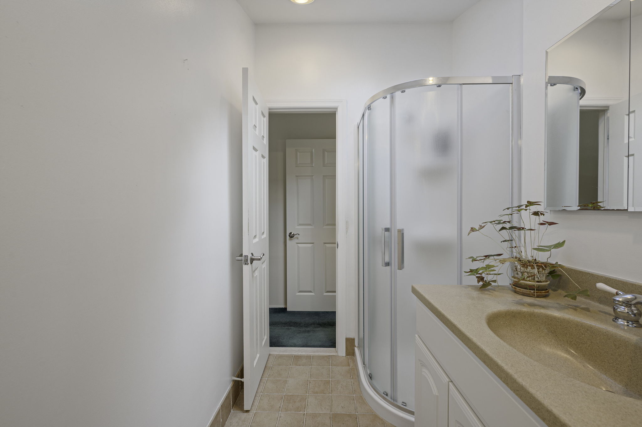 Babylon, New York, 11702, United States, 4 Bedrooms Bedrooms, ,3 BathroomsBathrooms,Residential,For Sale,1921676