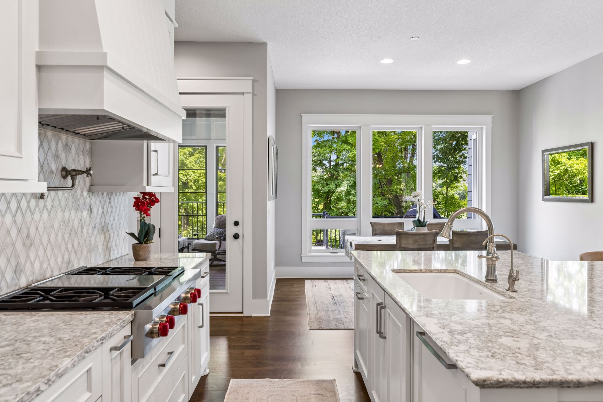  Luxury Living in Prestigious Woodland Hill Preserve - 物件實景