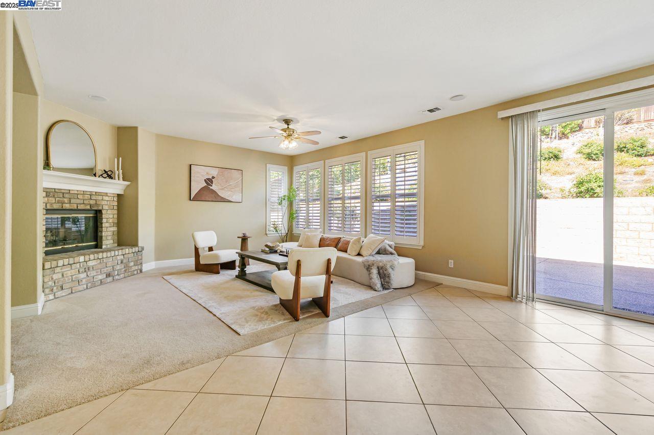 Concord, California, 94521, United States, 5 Bedrooms Bedrooms, ,3 BathroomsBathrooms,Residential,For Sale,1989306