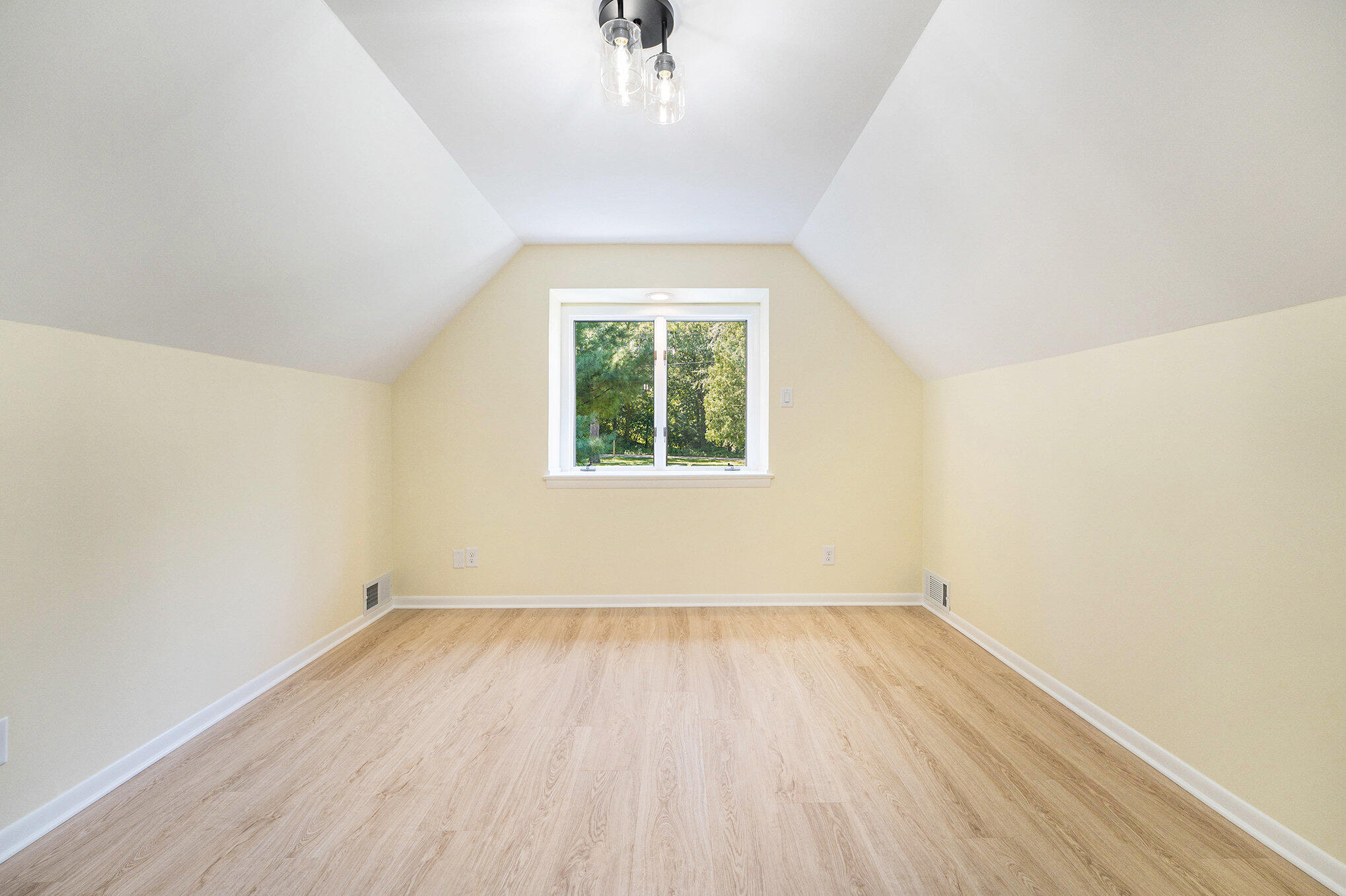Beverly Shores, Indiana, 46301, United States, 3 Bedrooms Bedrooms, ,3 BathroomsBathrooms,Residential,For Sale,1919424