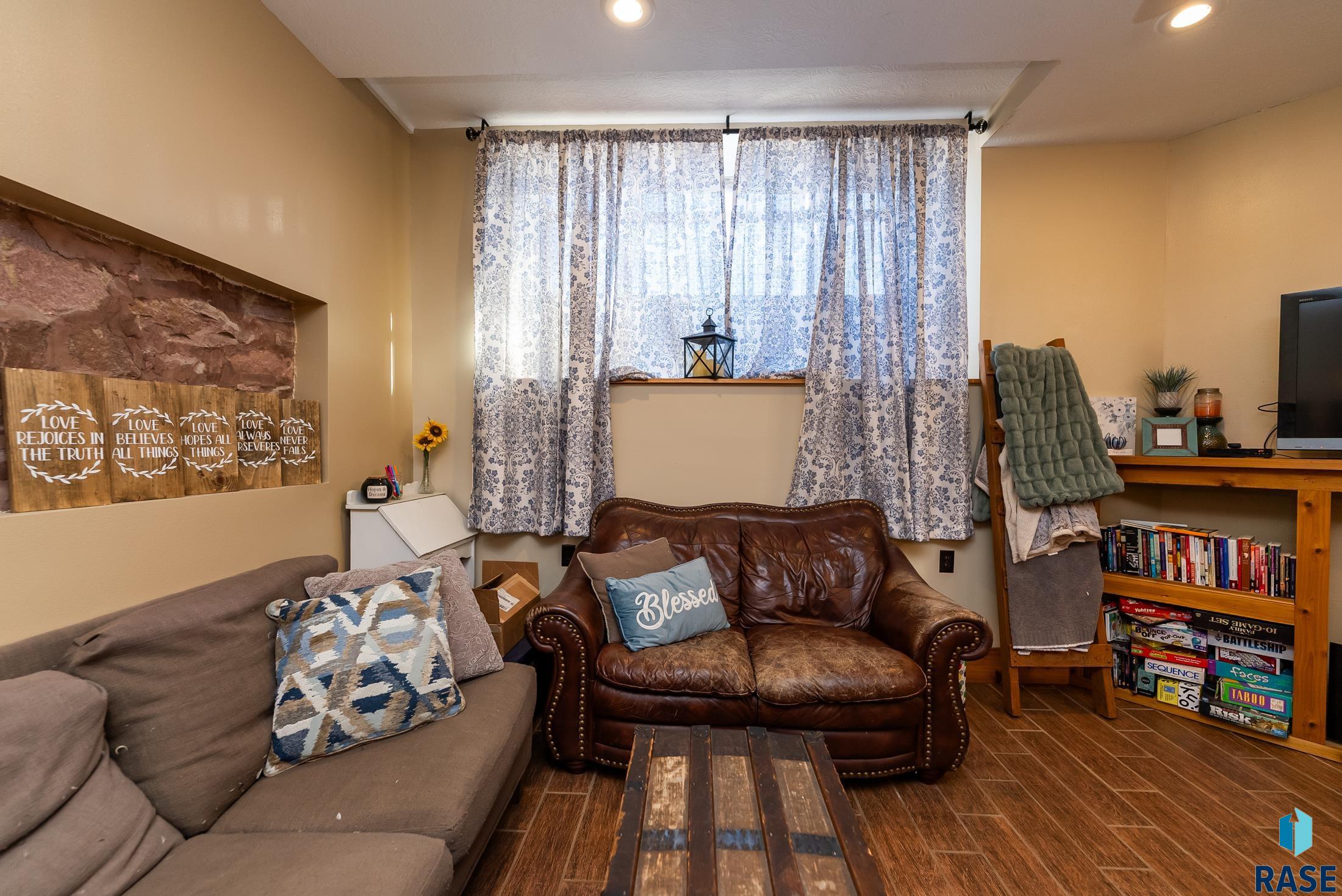 Hartford, South Dakota, 57033, United States, ,Residential,For Sale,1974524