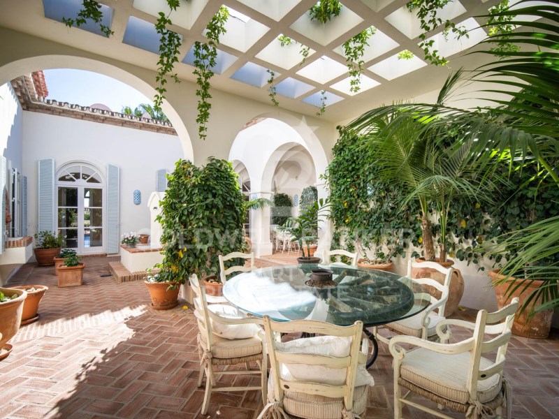 Marbella, Andalusia, ES, 5 Bedrooms Bedrooms, ,5 BathroomsBathrooms,Residential,For Sale,1918822