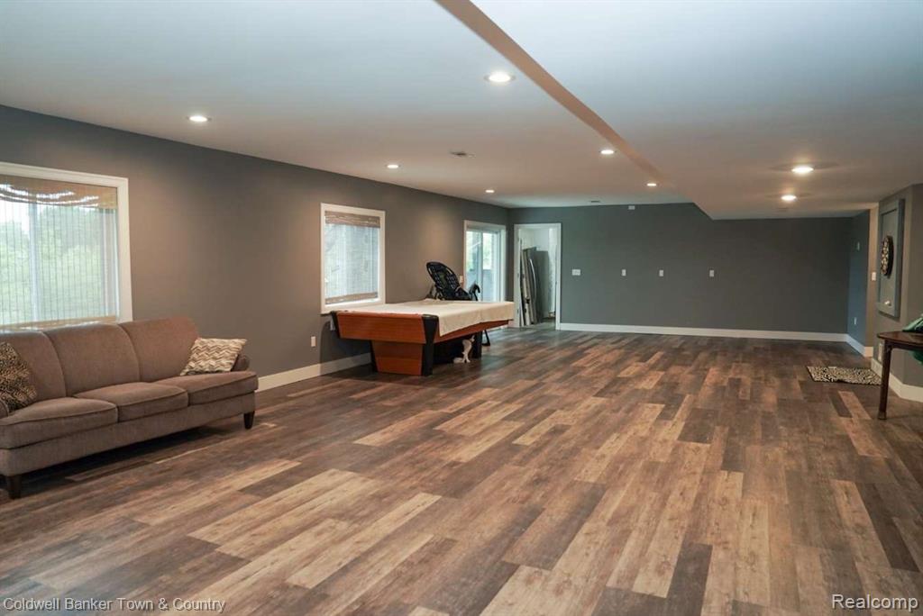 Brighton, Michigan, 48114, United States, 4 Bedrooms Bedrooms, ,5 BathroomsBathrooms,Residential,For Sale,1837893