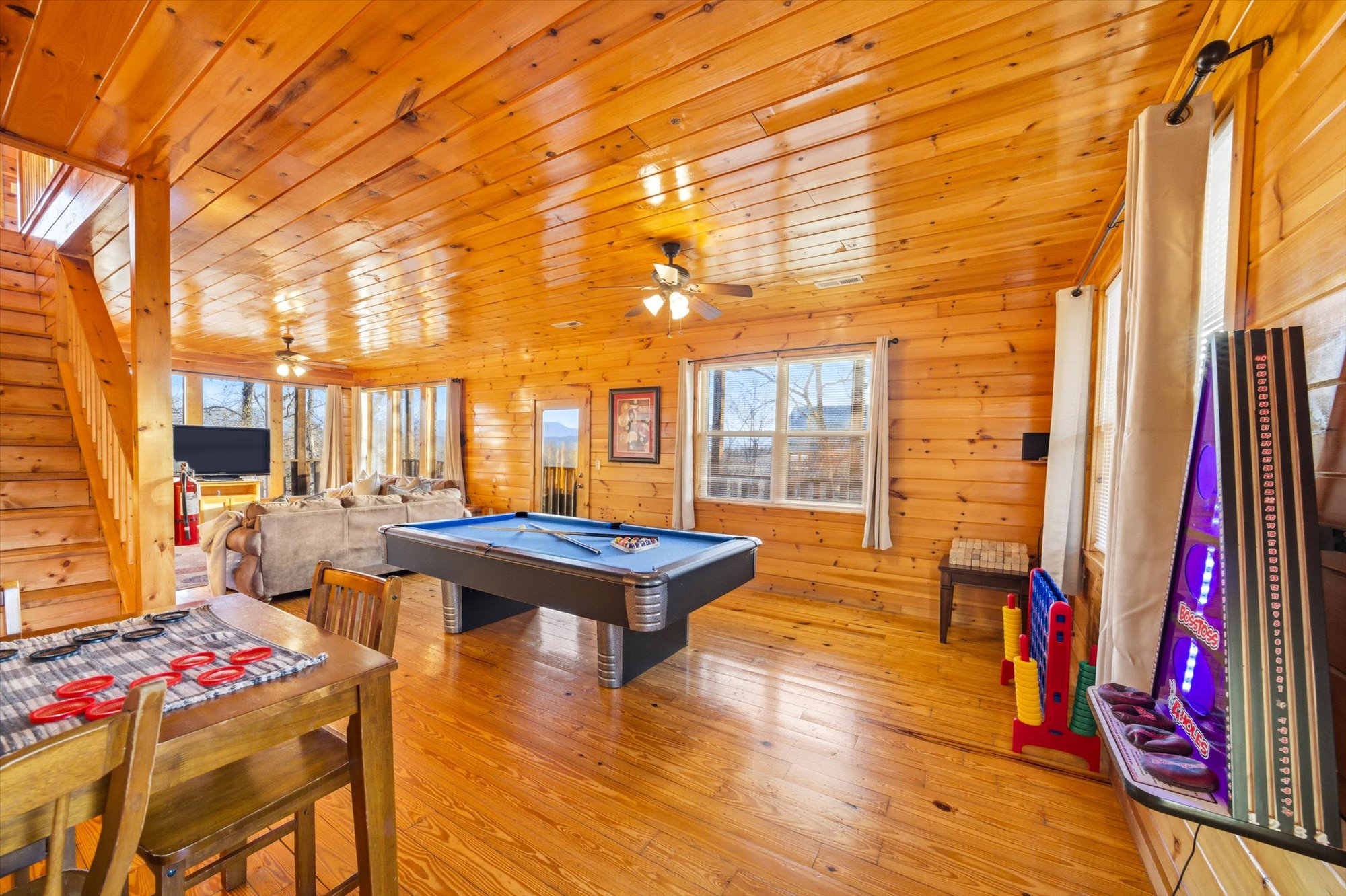 Sevierville, Tennessee, 37876-3406, United States, 3 Bedrooms Bedrooms, ,5 BathroomsBathrooms,Residential,For Sale,2048789