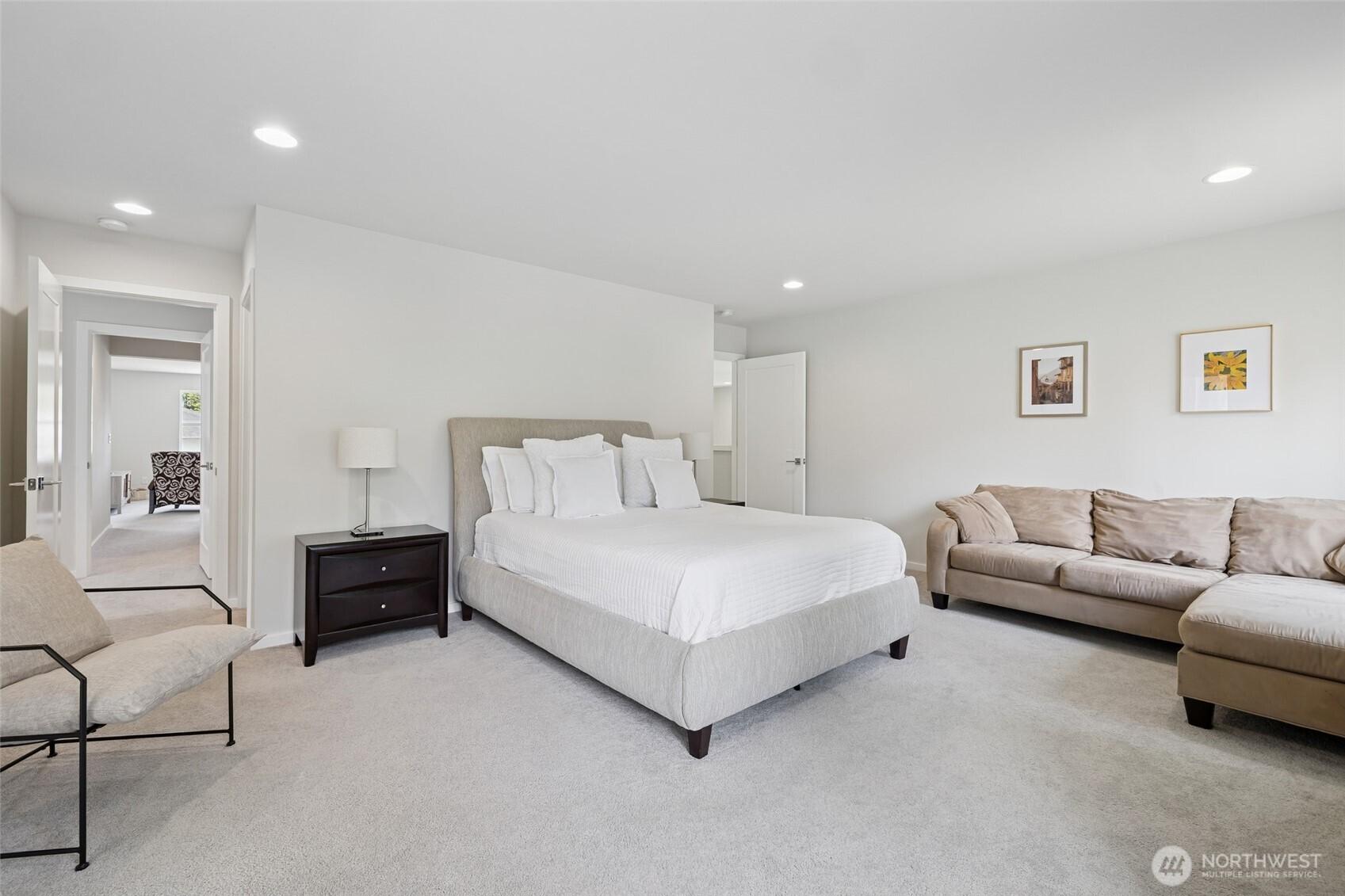 AUBURN, Washington, 98001, United States, 4 Bedrooms Bedrooms, ,4 BathroomsBathrooms,Residential,For Sale,1896068