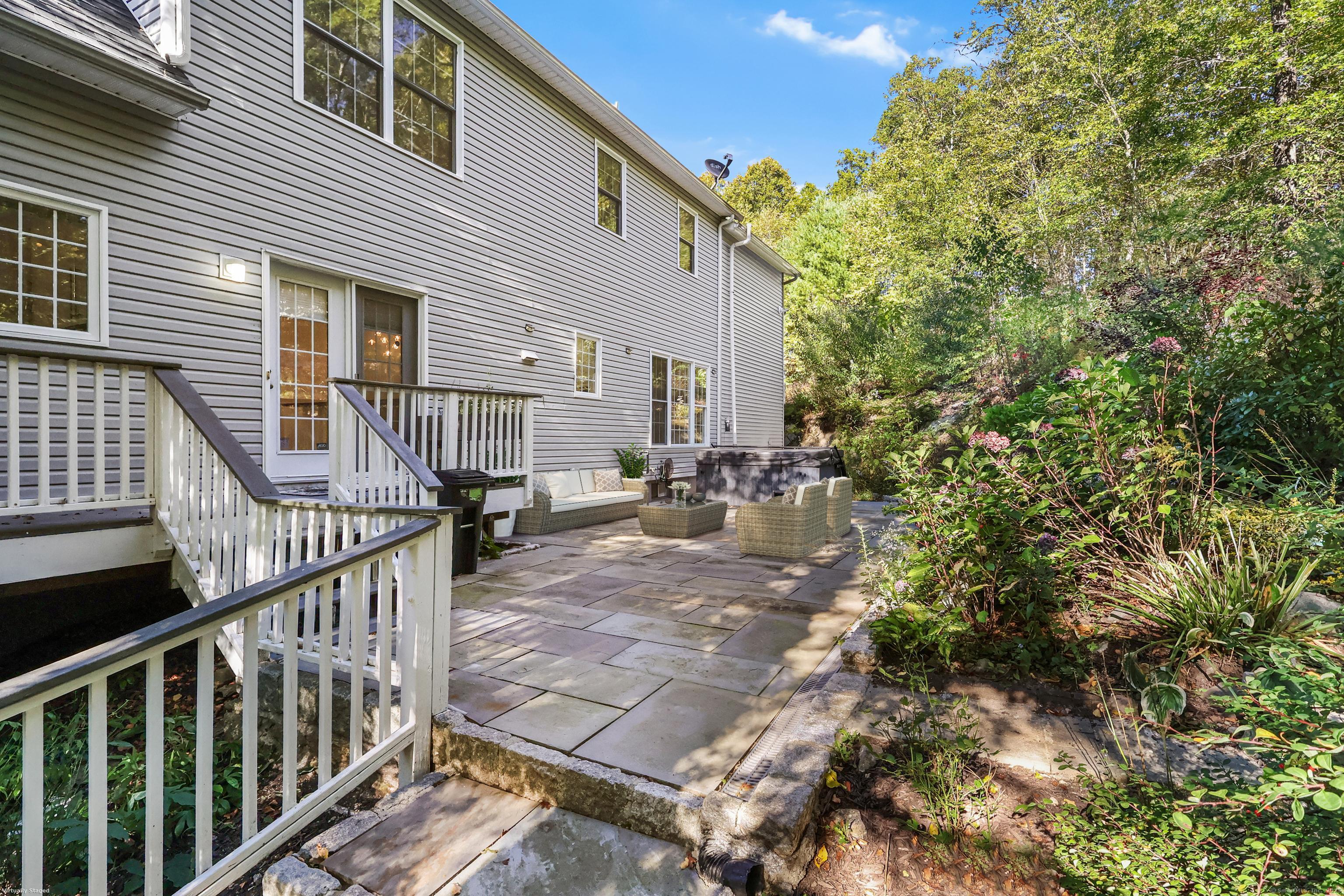 Newtown, Connecticut, 06470, United States, 5 Bedrooms Bedrooms, ,5 BathroomsBathrooms,Residential,For Sale,1960468