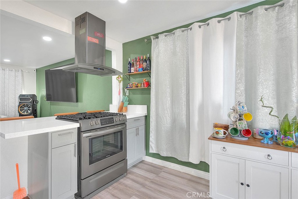 Jurupa Valley, California, 92509, United States, 4 Bedrooms Bedrooms, ,2 BathroomsBathrooms,Residential,For Sale,1998083