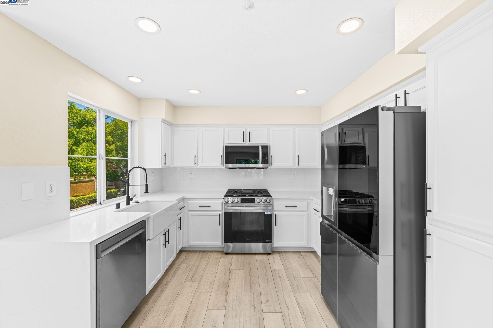 Dublin, California, 94568, United States, 3 Bedrooms Bedrooms, ,3 BathroomsBathrooms,Residential,For Sale,2006259