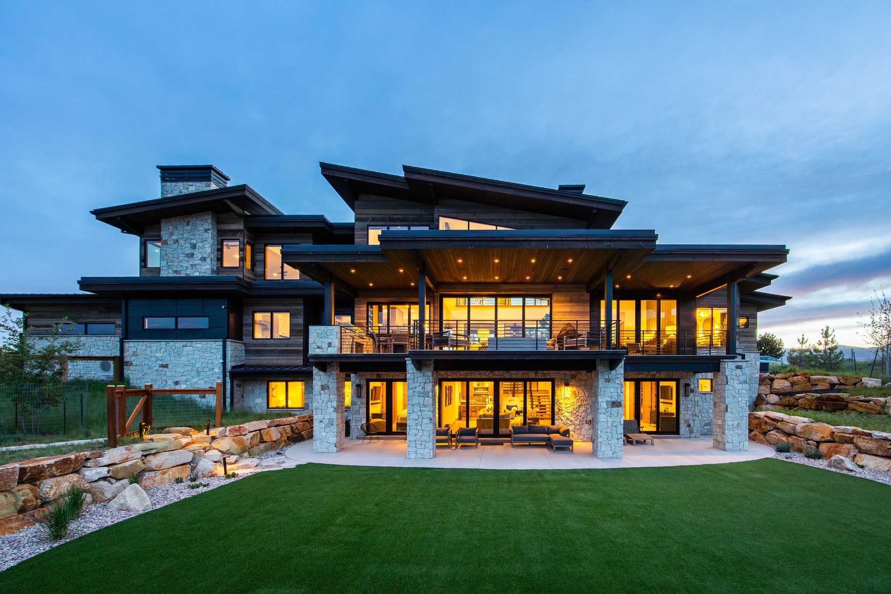 New Mountain Contemporary Home on Rare Double Lot with Timp Views - 物件實景