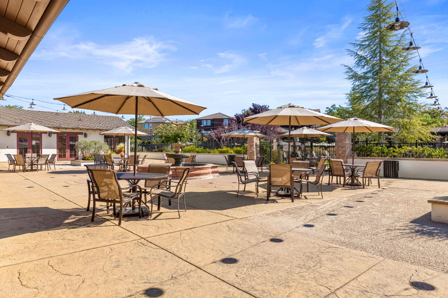 El Dorado Hills, California, 95762, United States, 4 Bedrooms Bedrooms, ,3 BathroomsBathrooms,Residential,For Sale,1925996