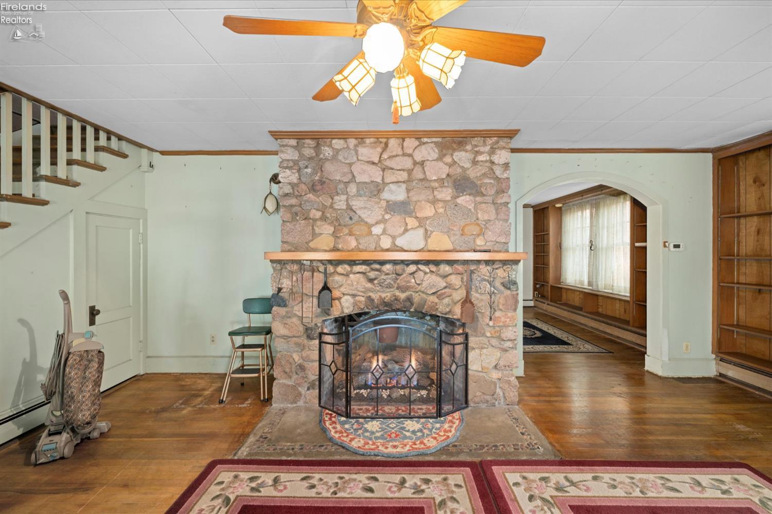 Port Clinton, Ohio, 43452, United States, 3 Bedrooms Bedrooms, ,3 BathroomsBathrooms,Residential,For Sale,1983148