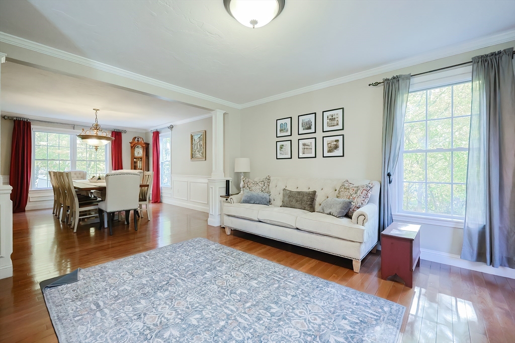 Northbridge, Massachusetts, 01534, United States, 4 Bedrooms Bedrooms, ,2 BathroomsBathrooms,Residential,For Sale,1977320