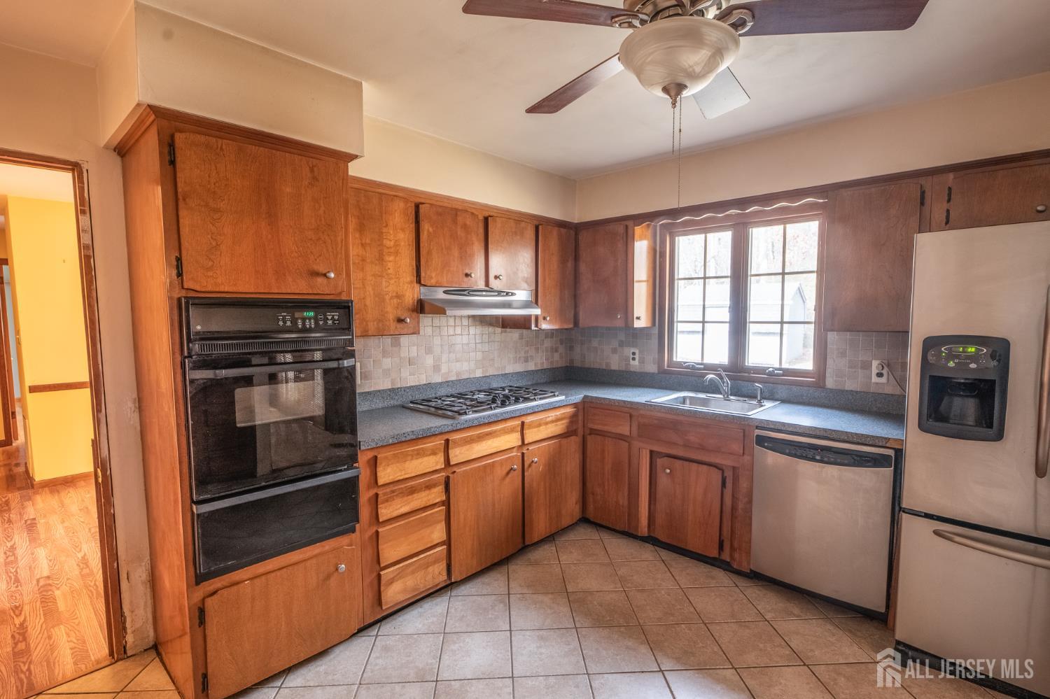 East Brunswick, New Jersey, 08816, United States, 3 Bedrooms Bedrooms, ,2 BathroomsBathrooms,Residential,For Sale,2002265