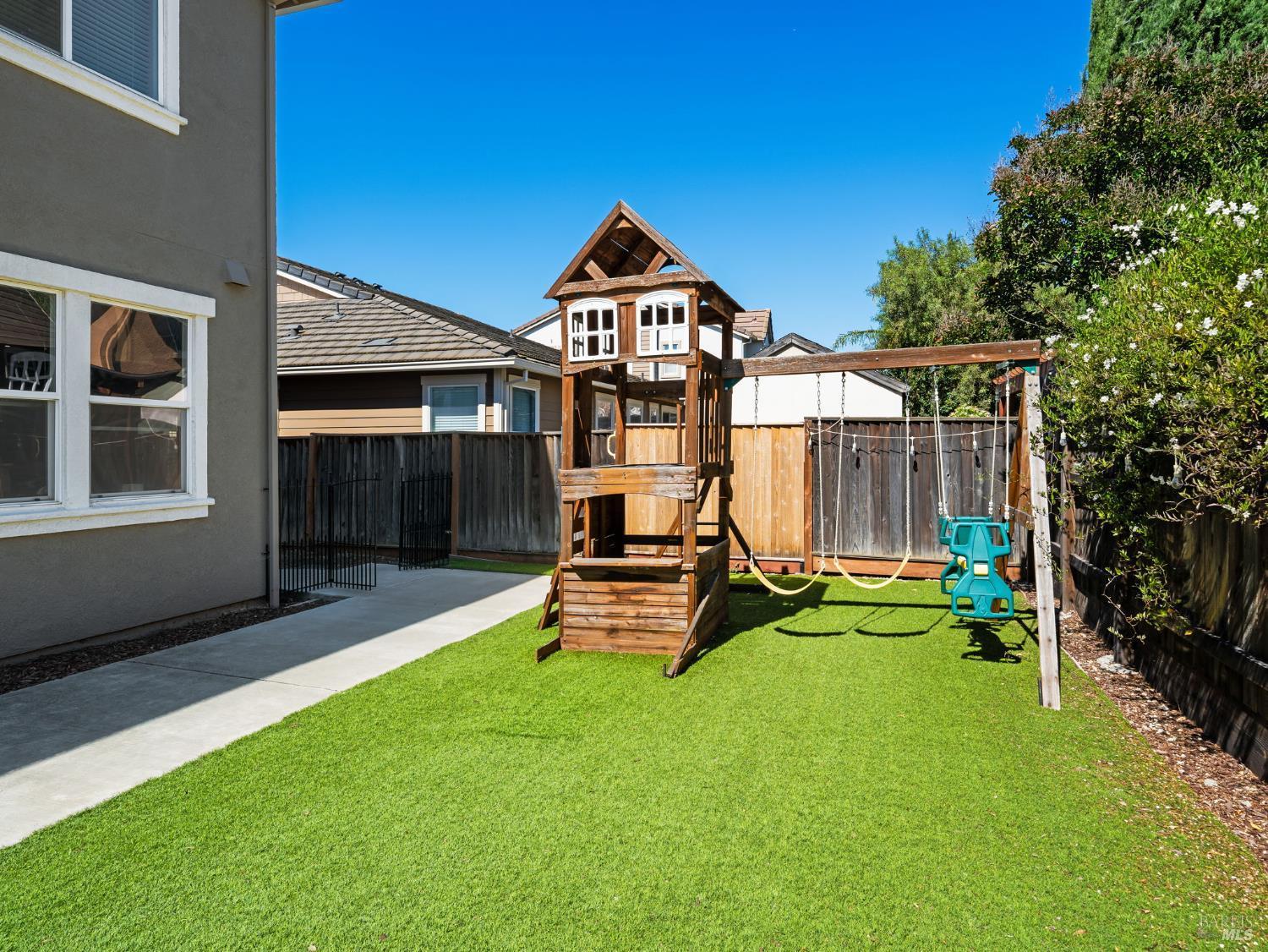 Vacaville, California, 95687, United States, 5 Bedrooms Bedrooms, ,4 BathroomsBathrooms,Residential,For Sale,1828372