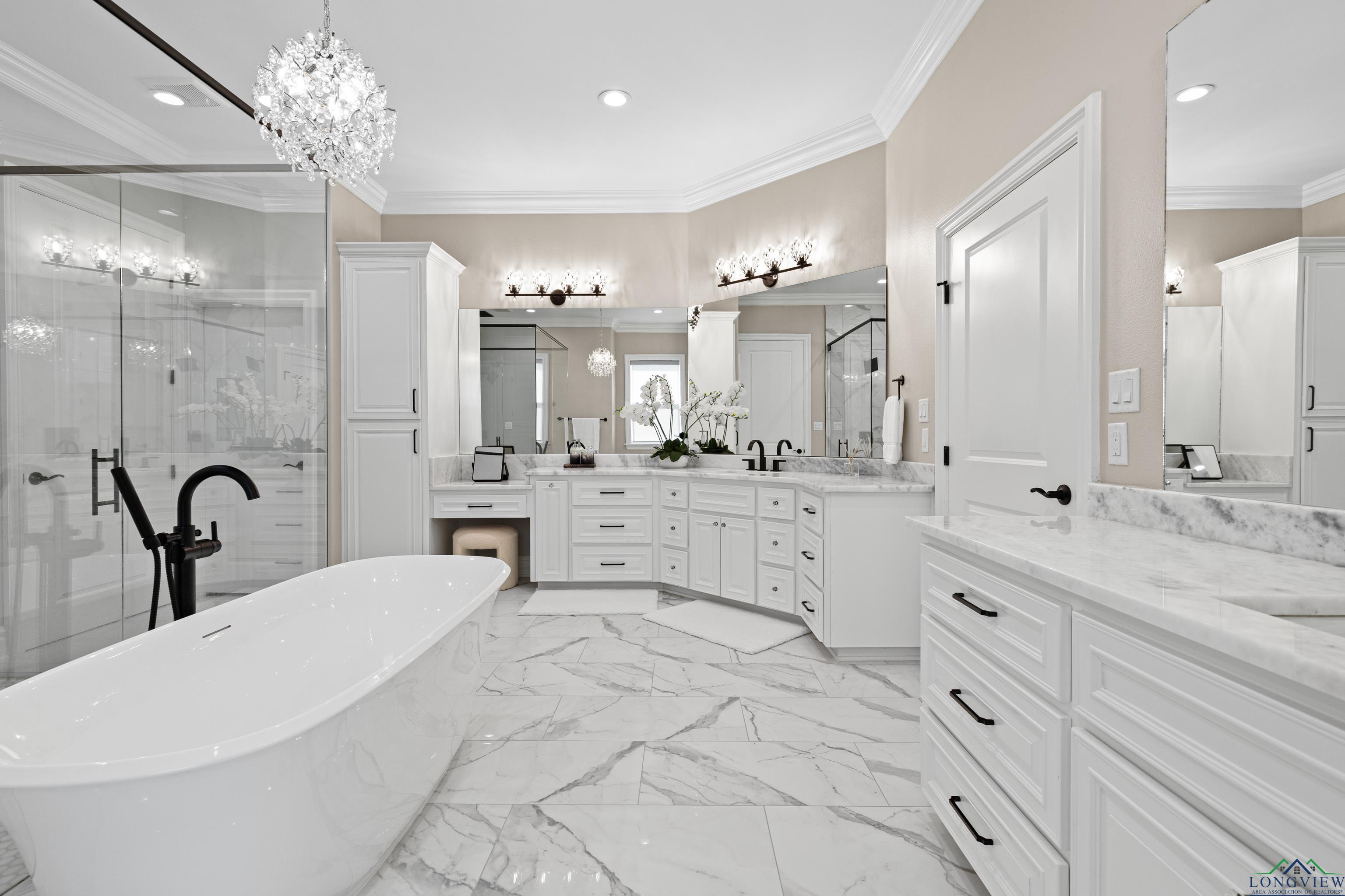 Tatum, Texas, 75691, United States, 6 Bedrooms Bedrooms, ,5 BathroomsBathrooms,Residential,For Sale,1967994