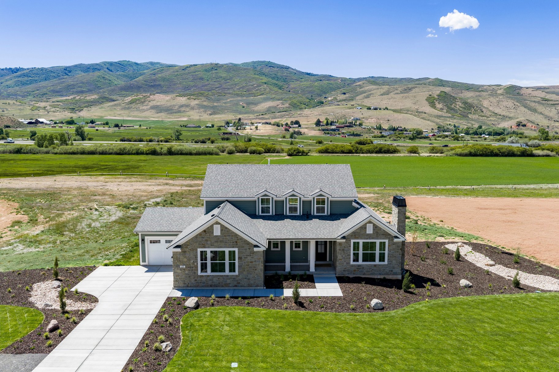  New Construction in Countryside Estates - 物件實景