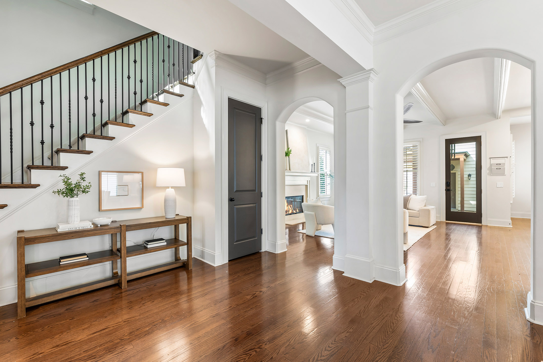  Stylish, Inviting, and Ready For Its Next Chapter - 物件實景